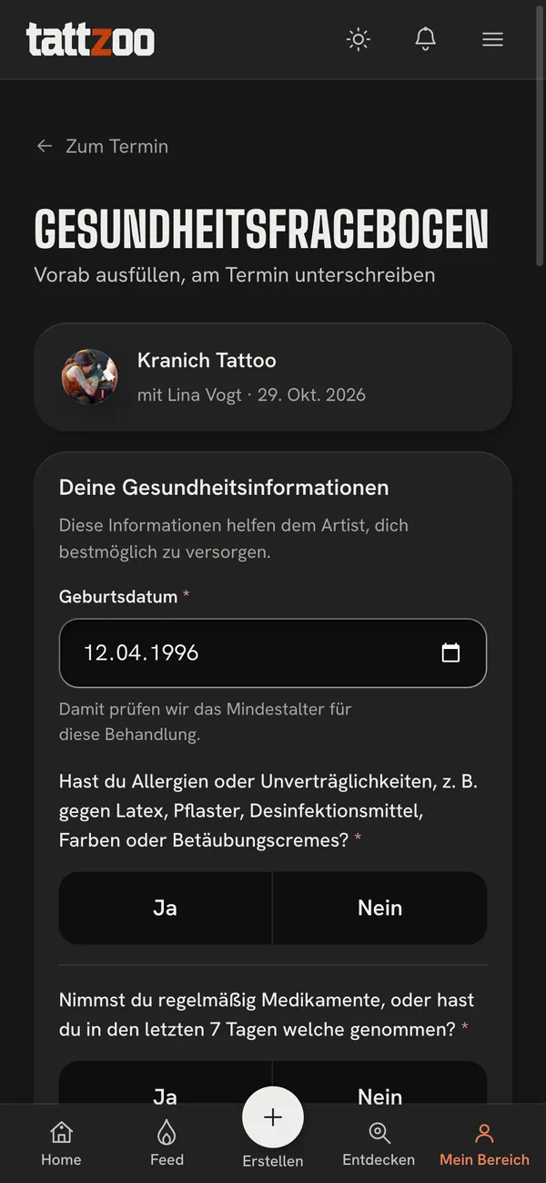 Der Gesundheitsfragebogen am Handy einer Kundin für ihren Termin